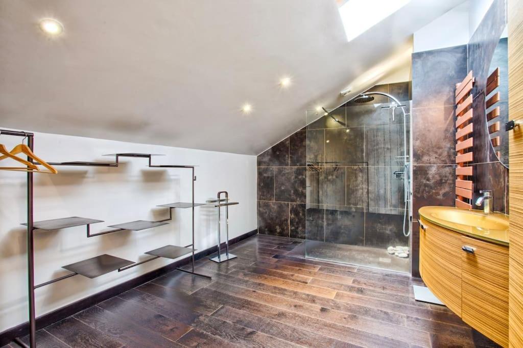Le Loft Gallery Yourhosthelper Тук Екстериор снимка