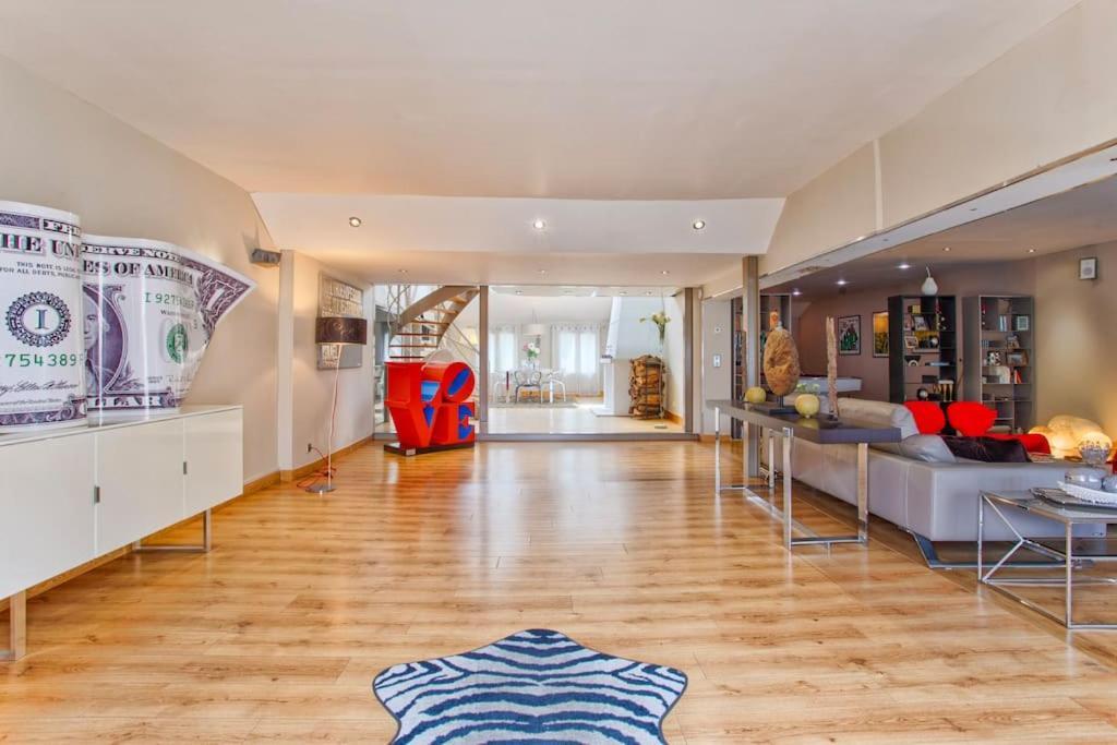 Le Loft Gallery Yourhosthelper Тук Екстериор снимка